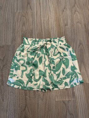 Bibi Satin Feel Floral Drawstring Shorts Paperbag Waist Pockets Green Cream Med.